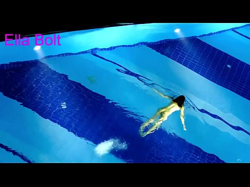 ❤️ Nu mă pot opri din privit, tânără blondă surprinsă înotând goală în piscina stațiunii ELLA BOLT ❤❌ at ro.xxxtophd.ru ❌
