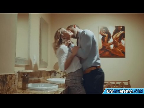 ❤️ Când o blondă cu sânii mari te seduce într-o toaletă publică ❤❌  at ro.xxxtophd.ru ❌